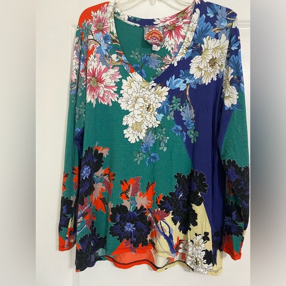 Johnny Was Marritt Favorite V Neck Long Sleeve Tee Shirt Top. Floral Print Soft - Picture 4 of 7